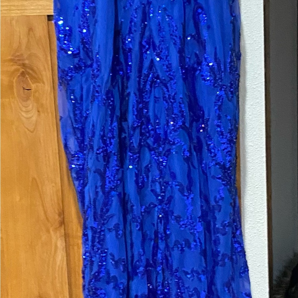 Beautiful shiny formal dress!